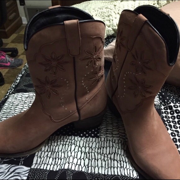 SOLD Cowboy boots - Picture 1 of 4